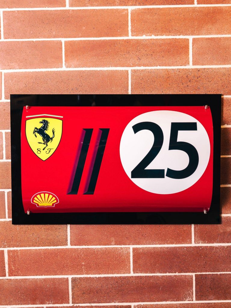 3D Ferrari Fender Metal Acrylic Sign – ZS Classics